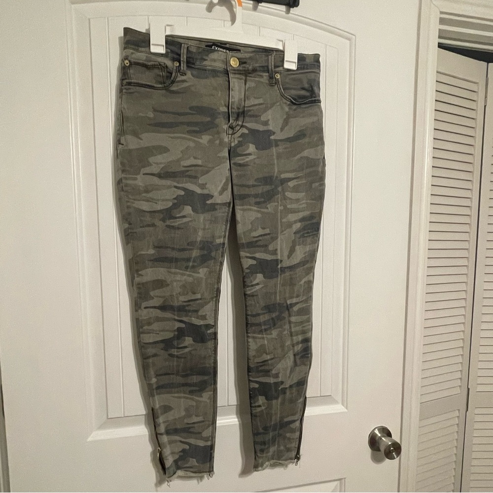 Camo crop jeans